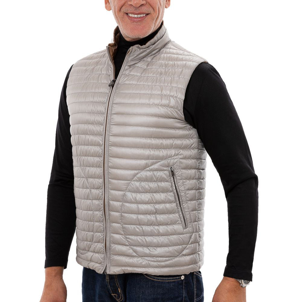 Front view with bag zipped and handles upright.