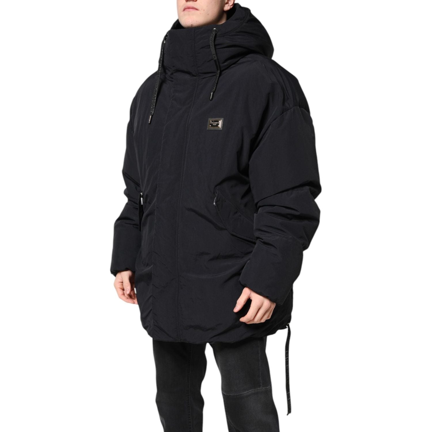 Front view with bag zipped and handles upright.