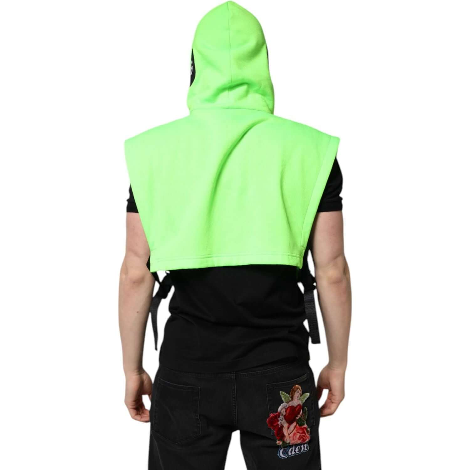 Front view with bag zipped and handles upright.