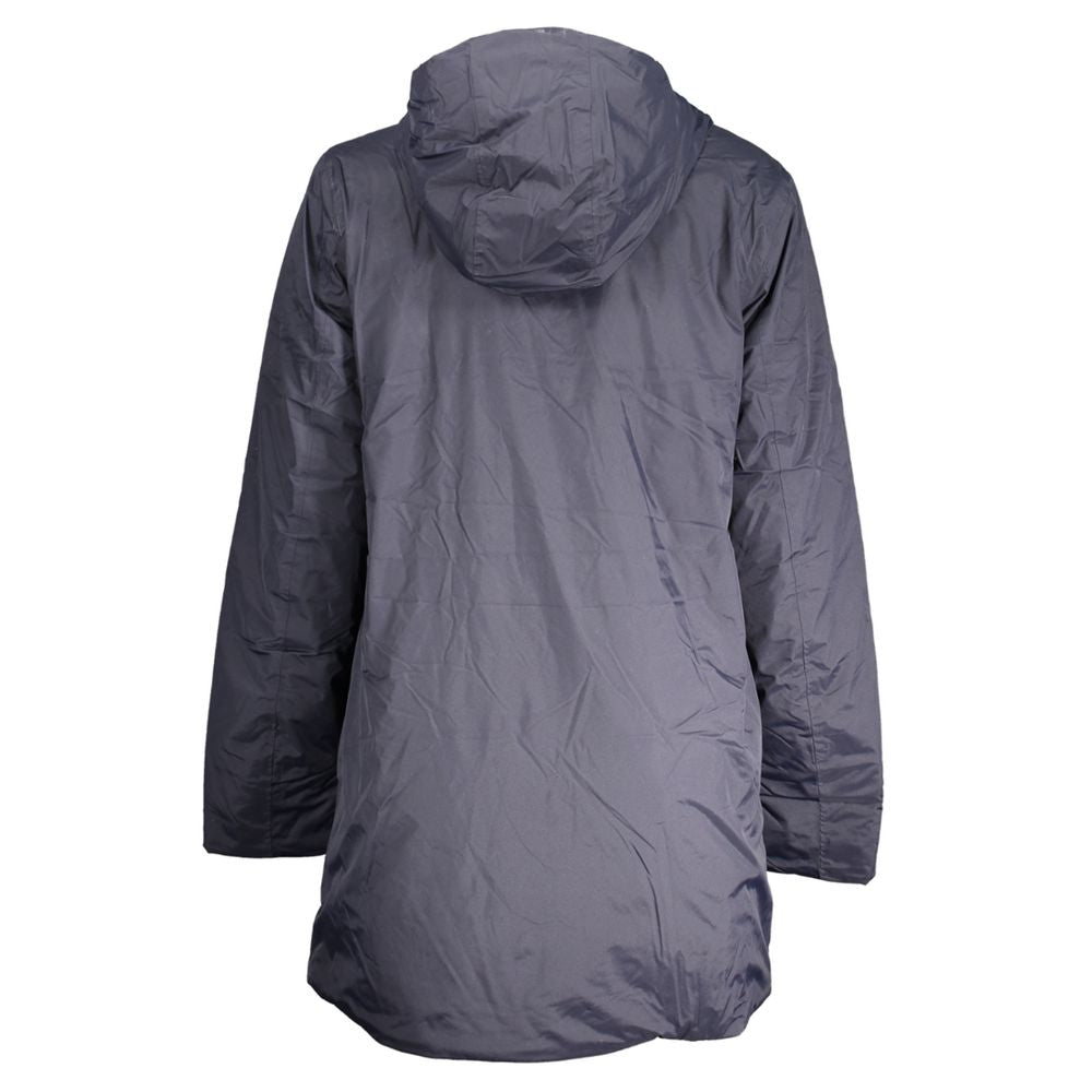 Front view with bag zipped and handles upright.