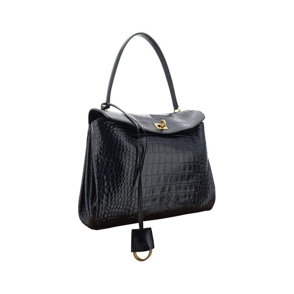 Front view with bag zipped and handles upright.