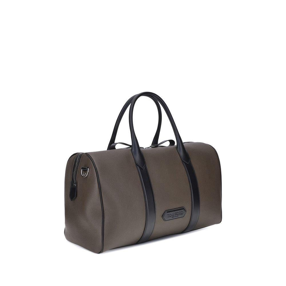 Front view with bag zipped and handles upright.