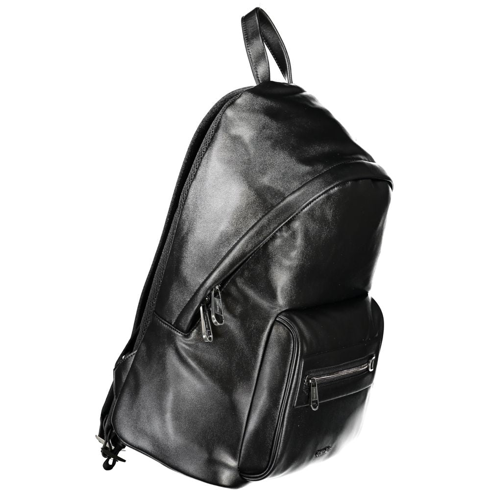 Front view with bag zipped and handles upright.
