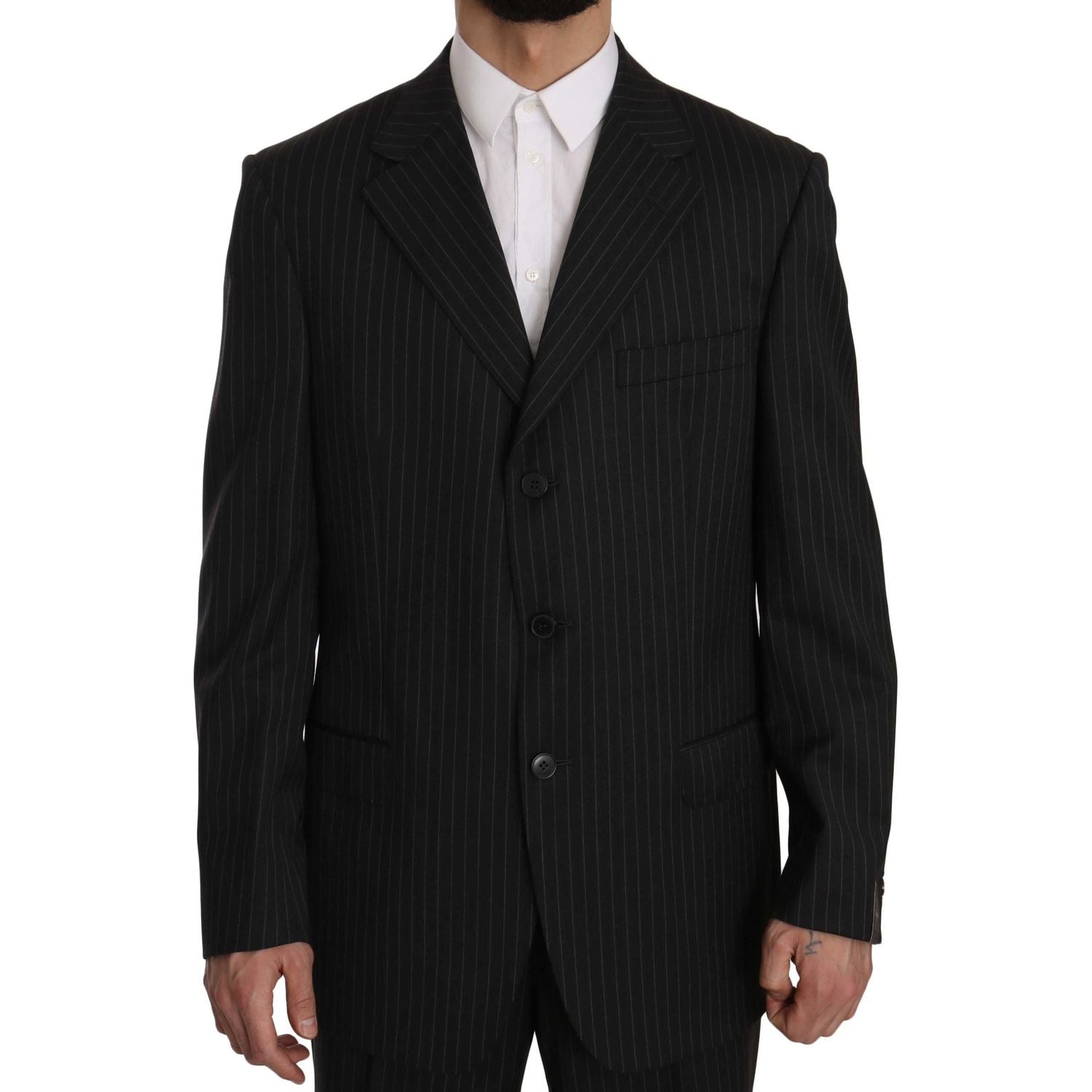 بدلة صوفية أنيقة مخططة باللون الأسود من Z ZEGNA