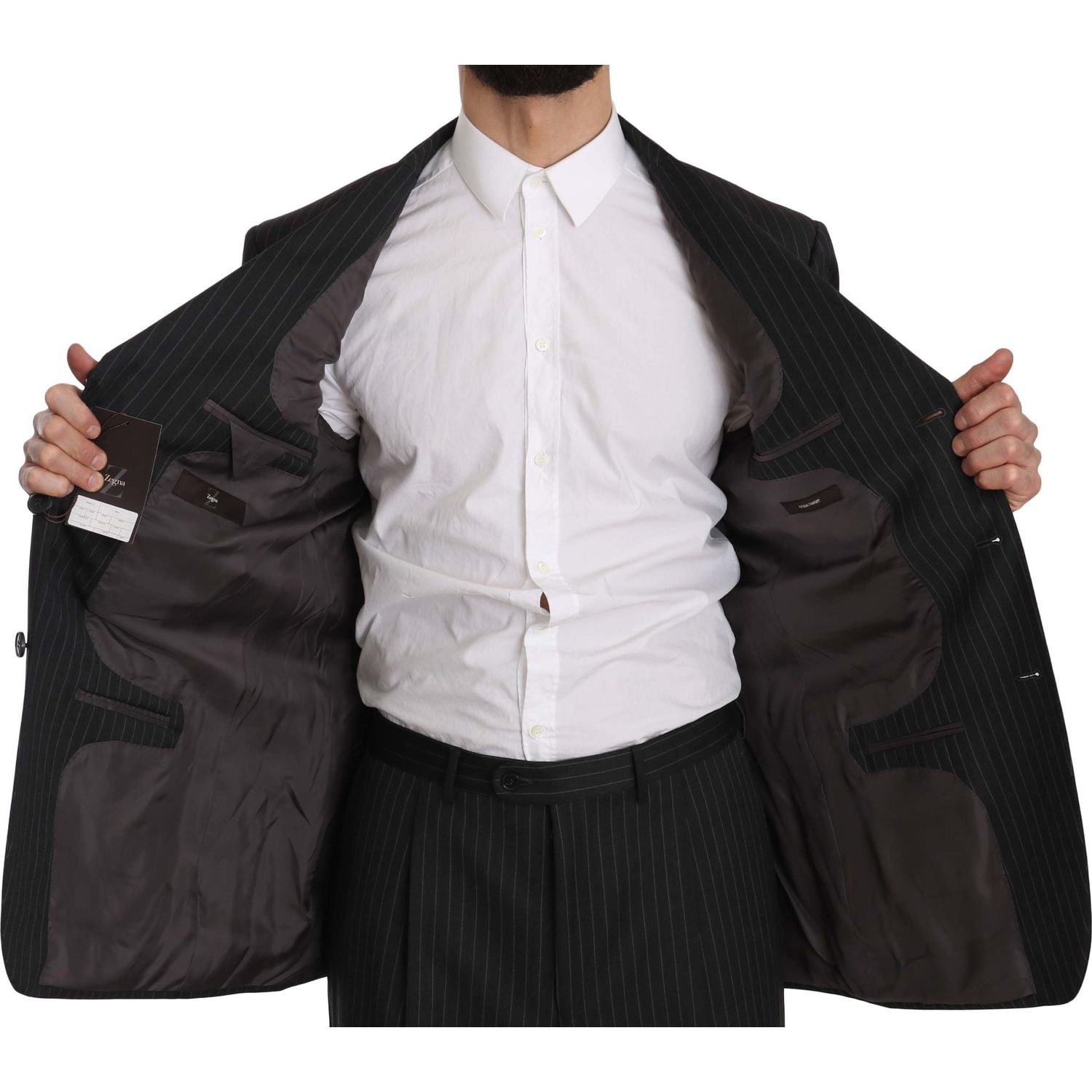بدلة صوفية أنيقة مخططة باللون الأسود من Z ZEGNA