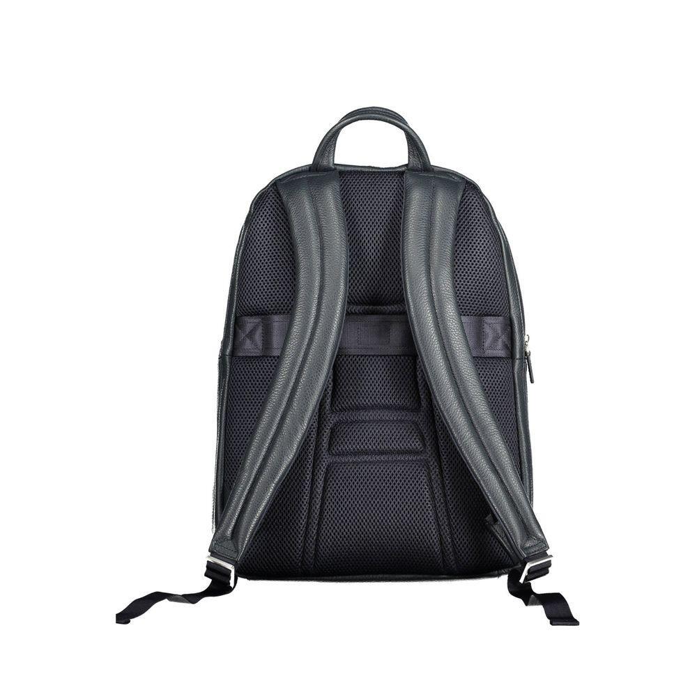 Front view with bag zipped and handles upright.