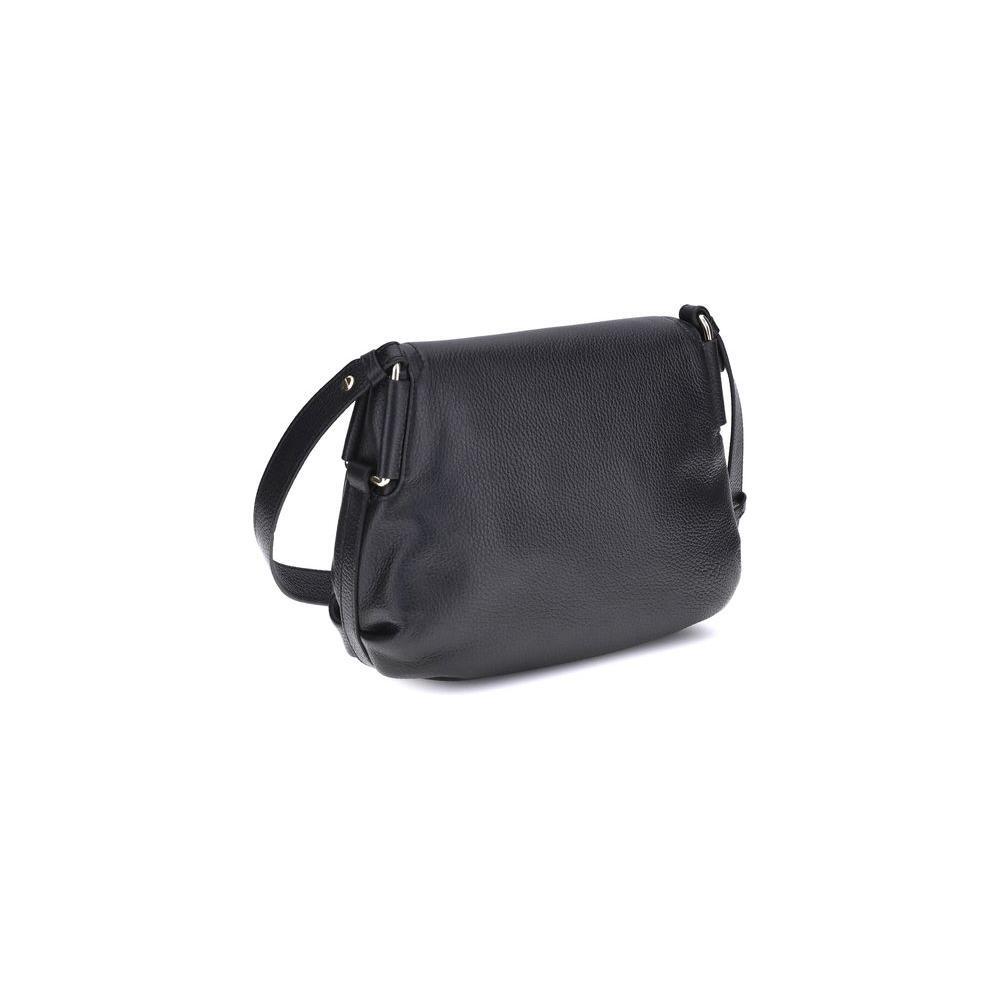Front view with bag zipped and handles upright.