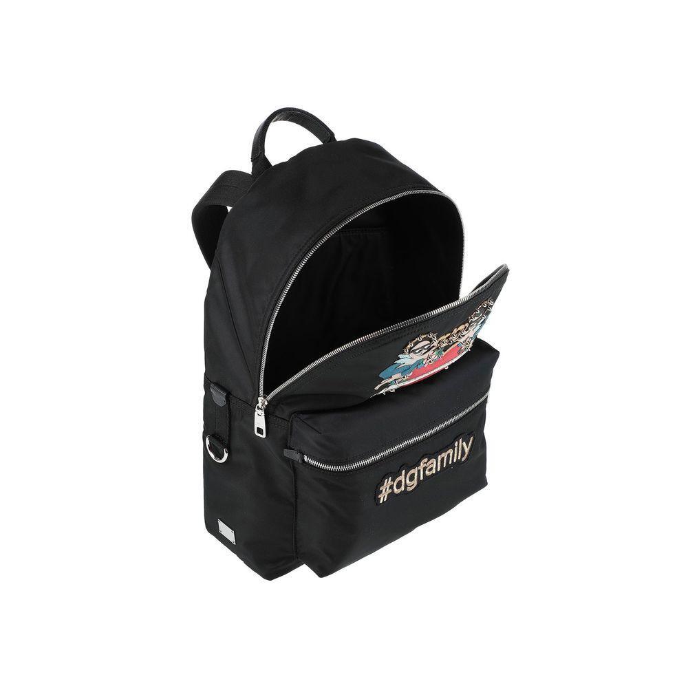 Front view with bag zipped and handles upright.