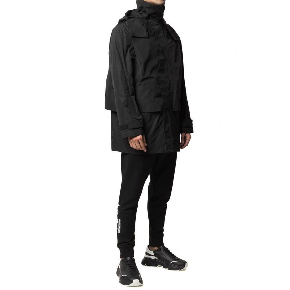 Front view with bag zipped and handles upright.