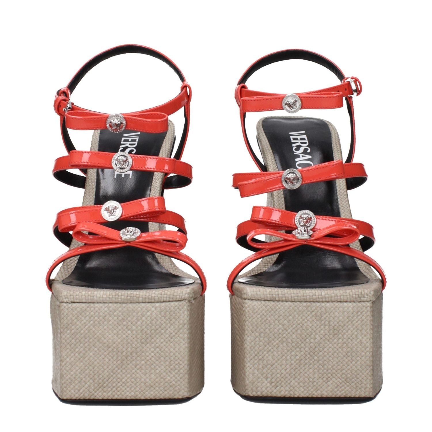 Front view with bag zipped and handles upright.
