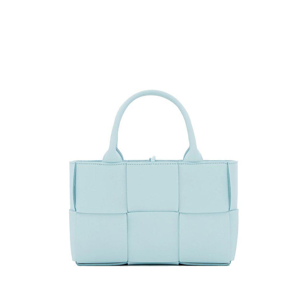 Front view with bag zipped and handles upright.
