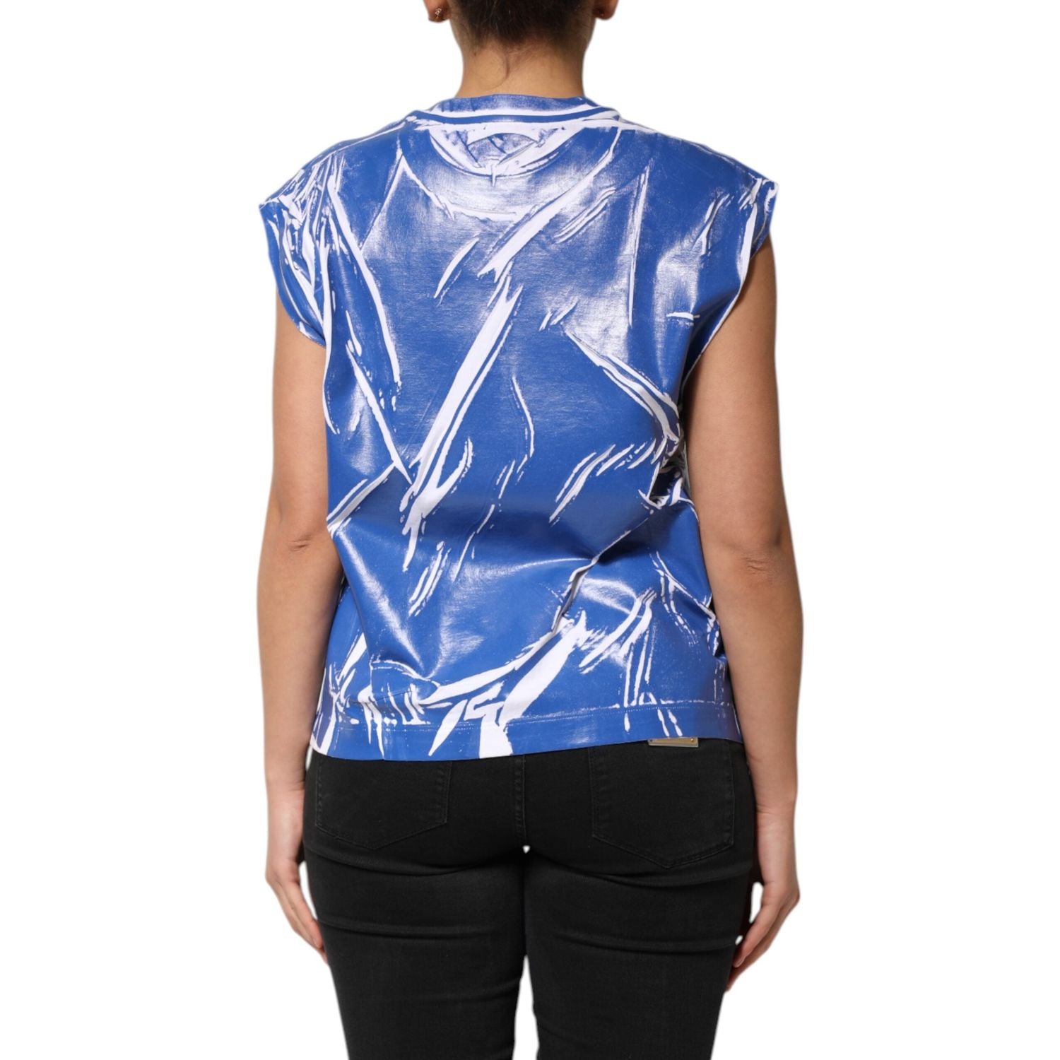Front view with bag zipped and handles upright.