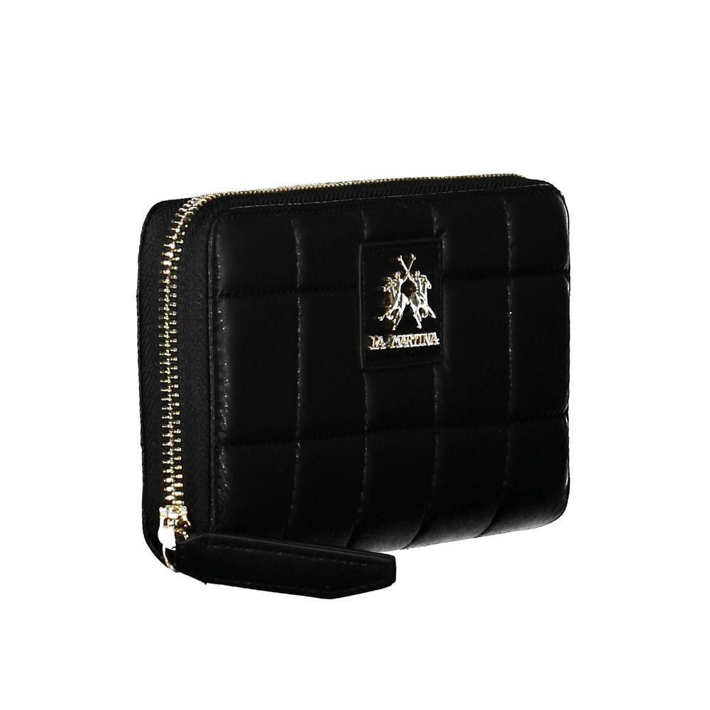 Front view with bag zipped and handles upright.