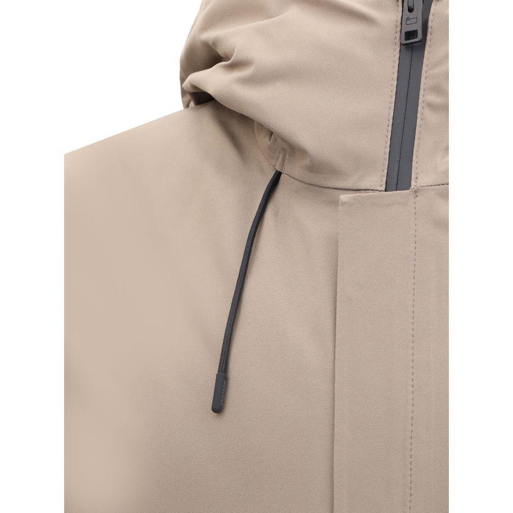 Front view with bag zipped and handles upright.