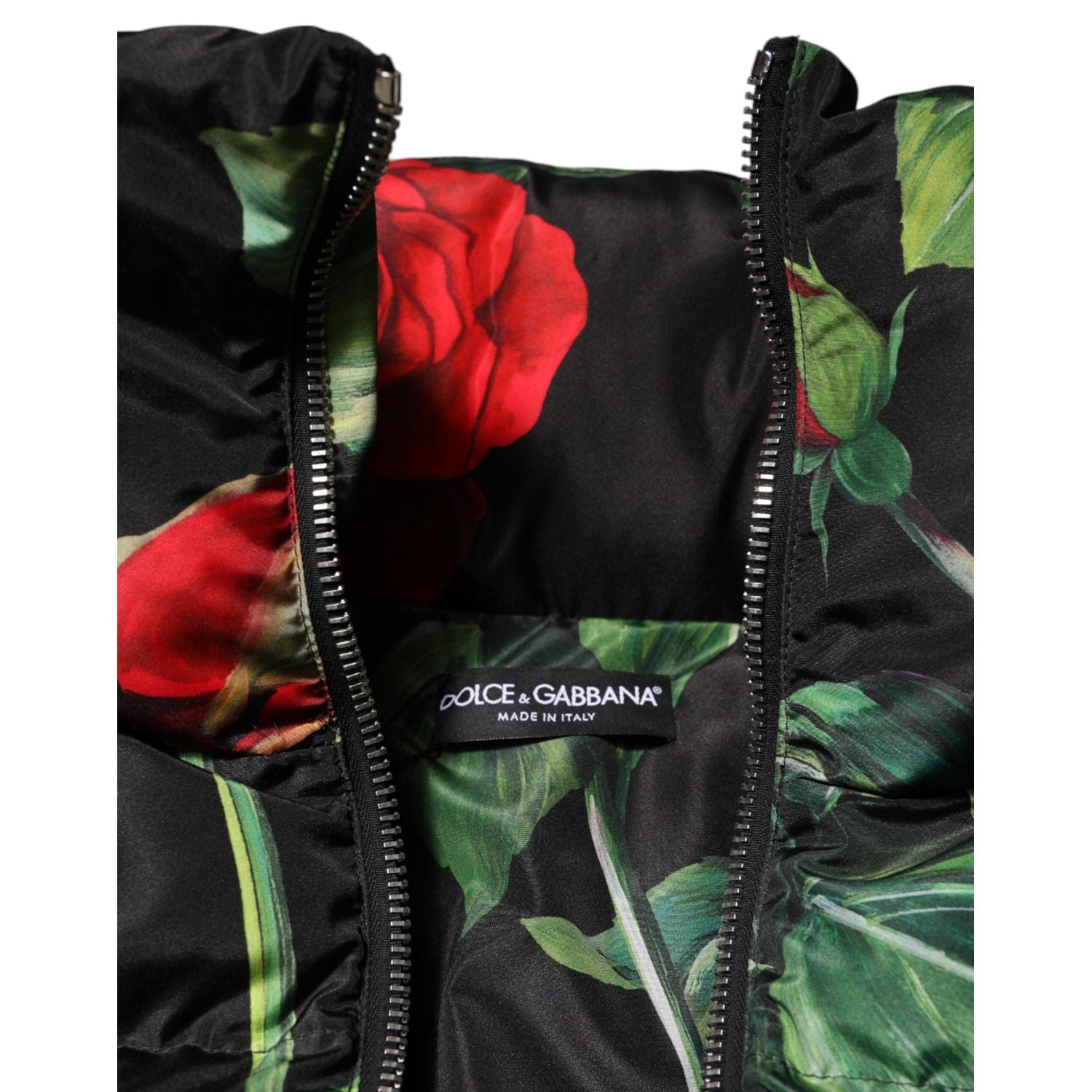 Front view with bag zipped and handles upright.