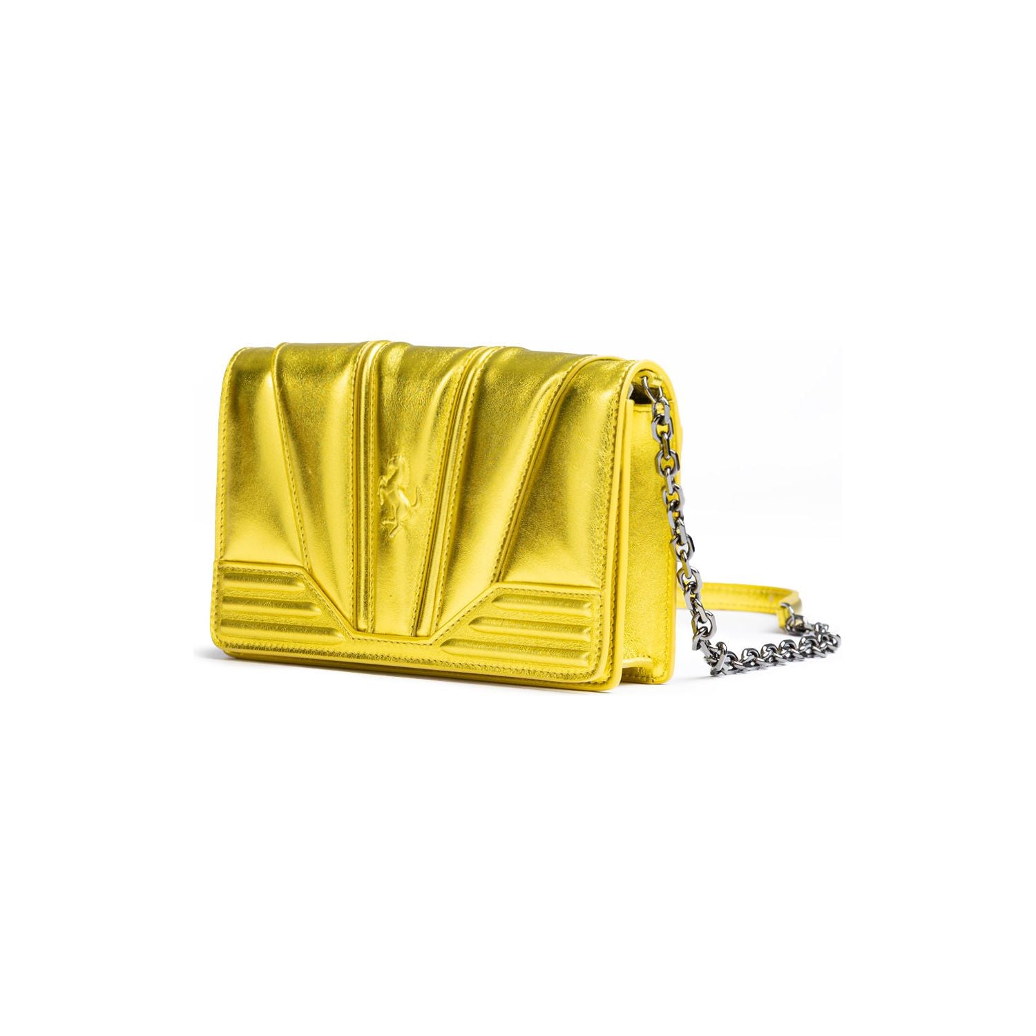 Front view with bag zipped and handles upright.
