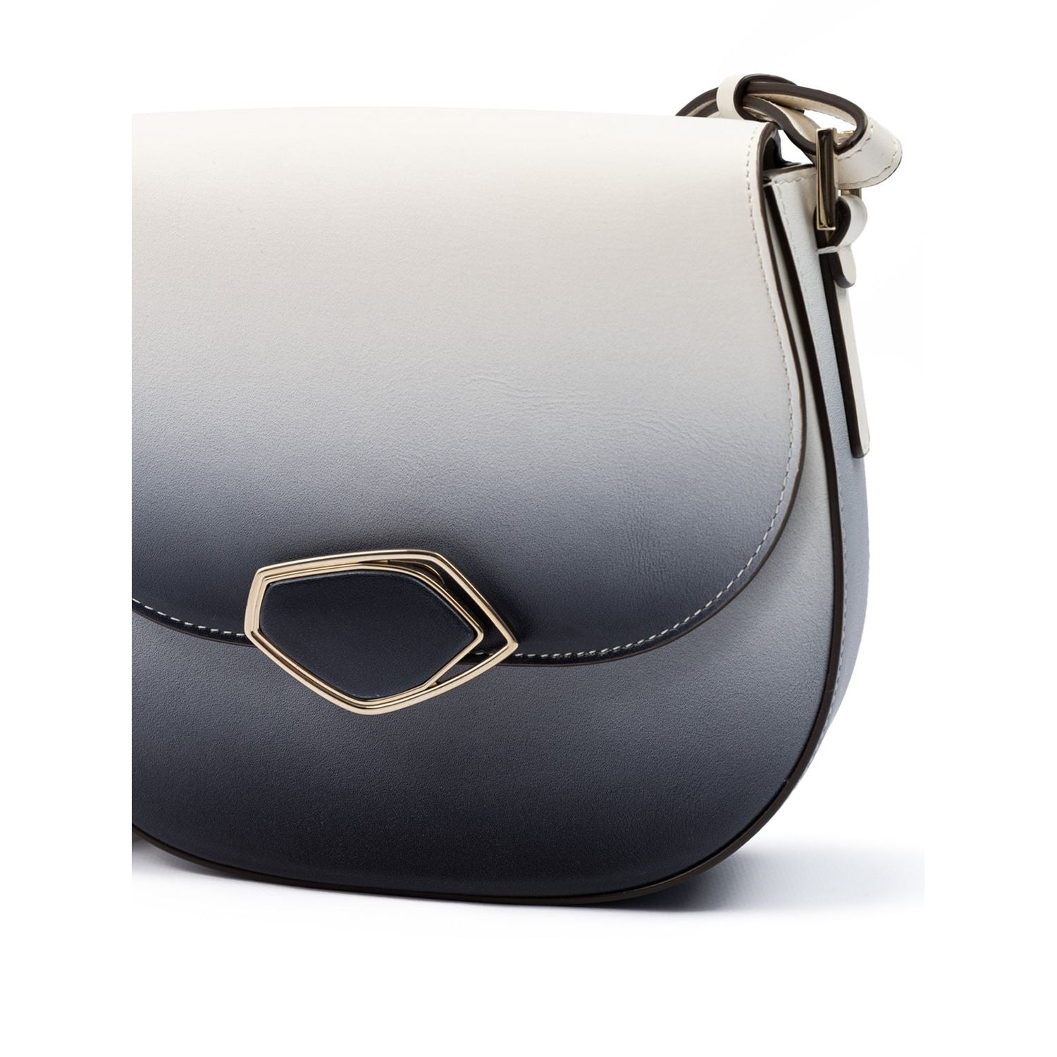 Front view with bag zipped and handles upright.