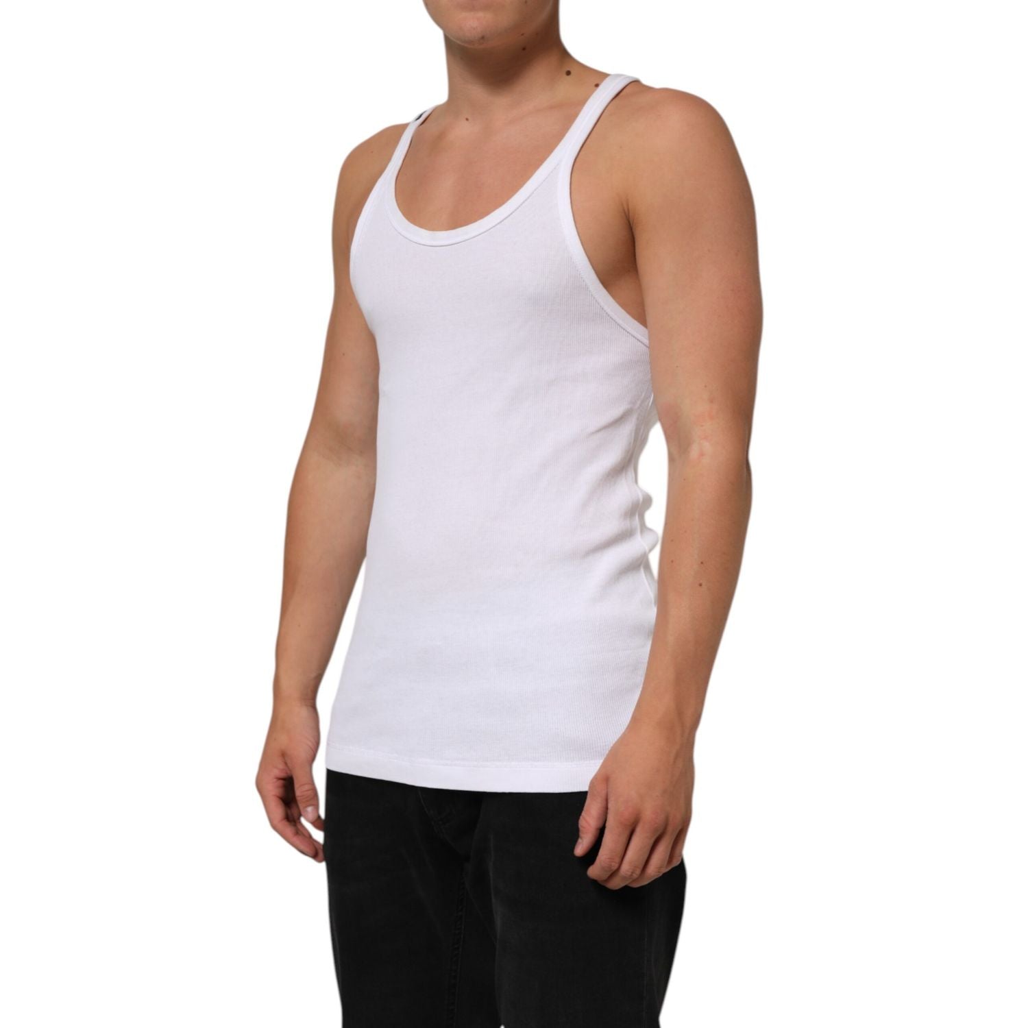 Front view with bag zipped and handles upright.