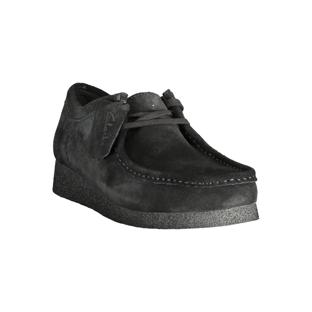 Clarks Black Leather Men Sneaker with suede finish and removable footbed, showcasing stylish lace-up design for streetwear fashion.