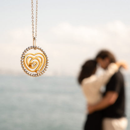 AN JEWELS JEWELRY Mod. AL.NSOKLSYC pendant with couple by the sea background
