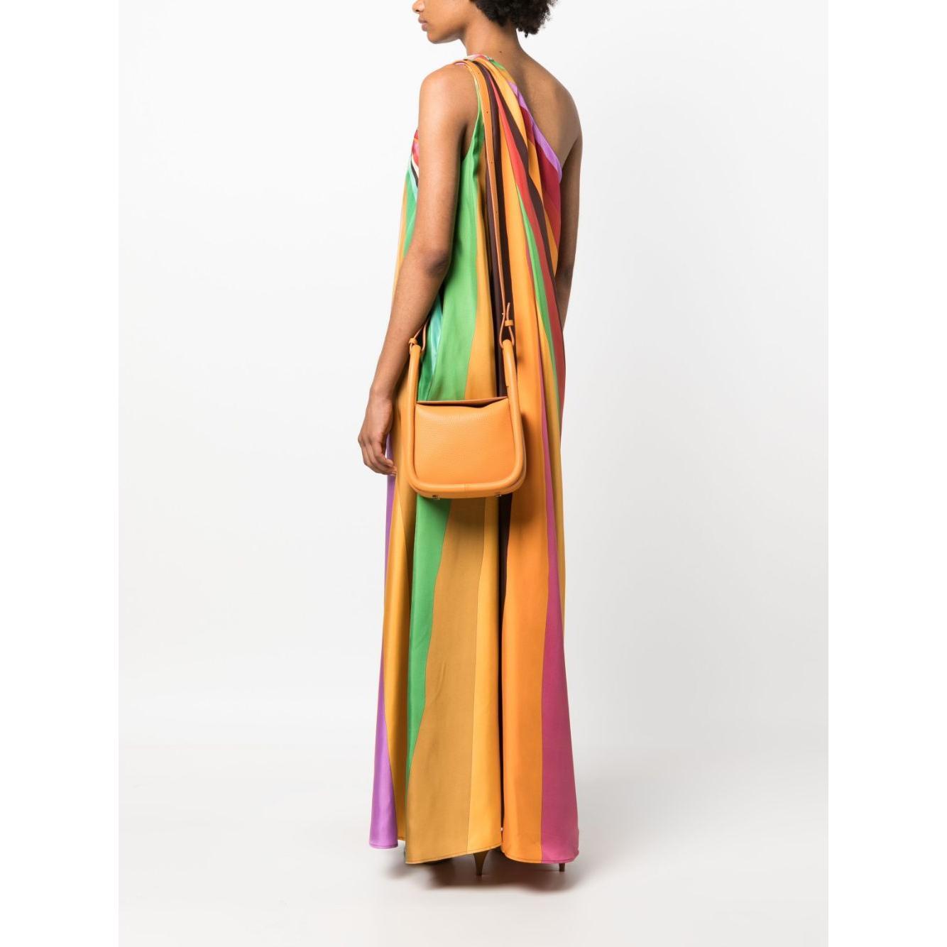 Front view with bag zipped and handles upright.