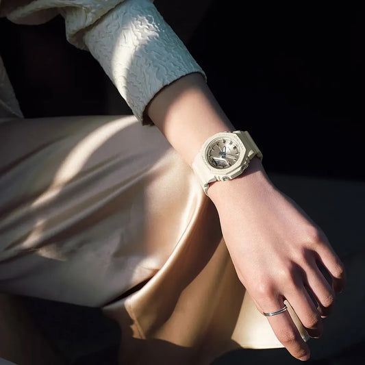 CASIO G-SHOCK Mod. OAK SILKY TEXTURE SERIE - WHITE GMA-P2100ST-7AER