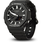 CASIO G-SHOCK Mod. OAK Black wristwatch with 20 ATM water resistance, 45.5 mm carbon-resin case, black resin strap, quartz movement.