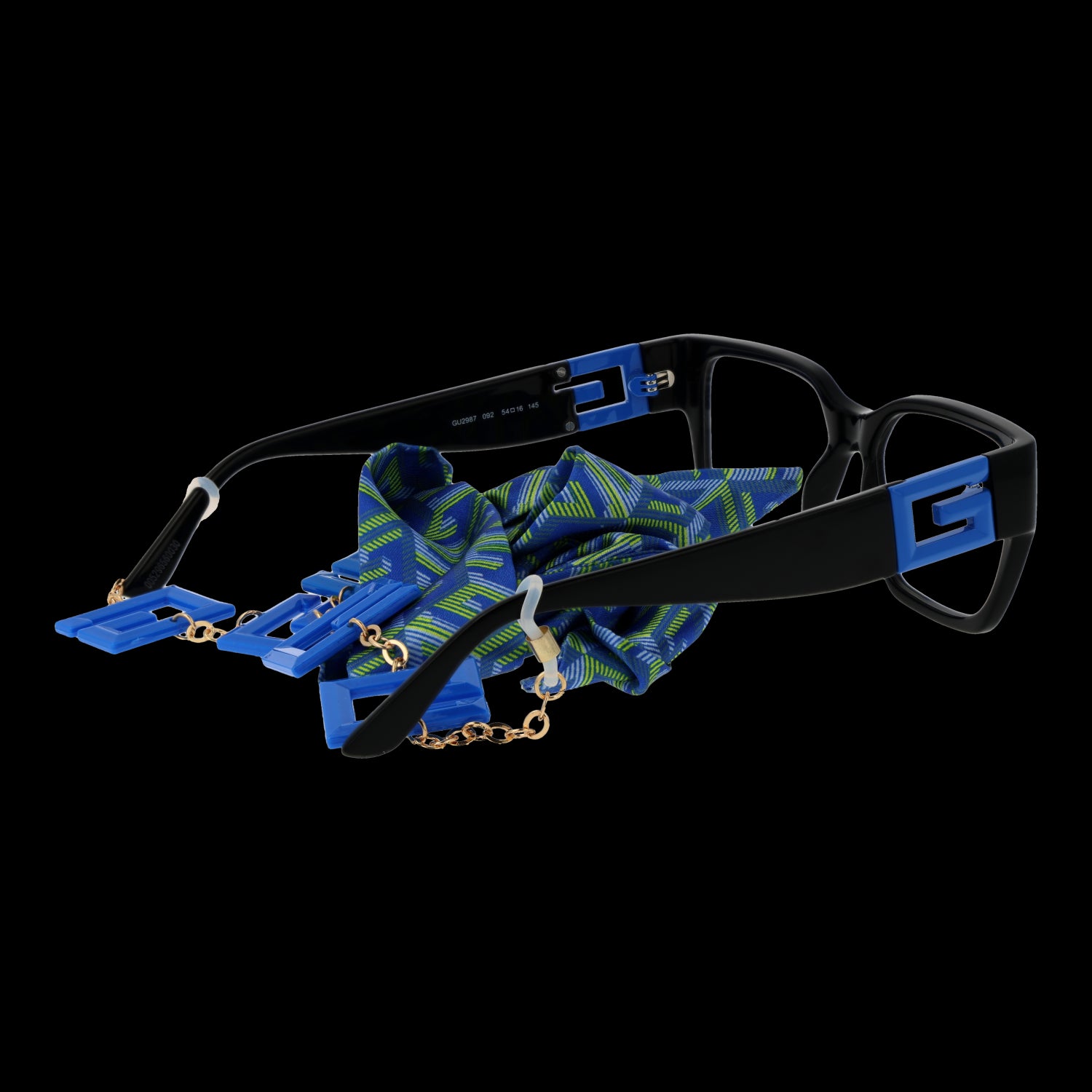 Front view with bag zipped and handles upright.