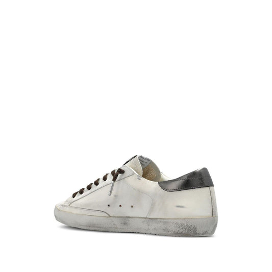 Golden Goose Super-Star in nappa leather with leather star and leather heel tab, featuring white lace-up and contrasting heel counter.