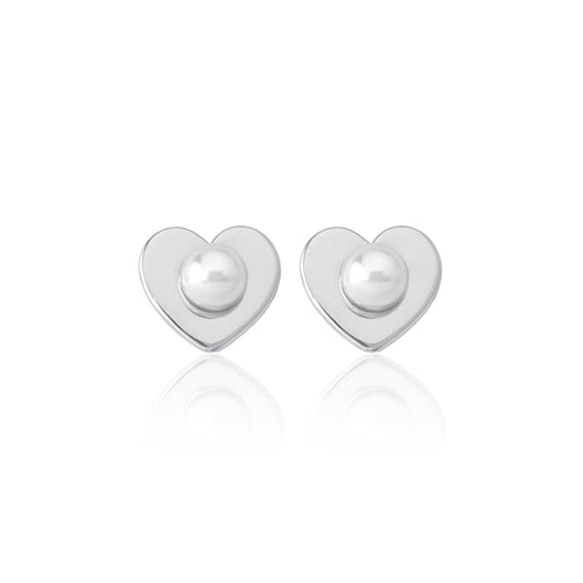 Heart-shaped pearl earrings by MAJORICA JEWELRY Mod. 16393.01.2.000.010.1, elegant stud design with reflective surface.