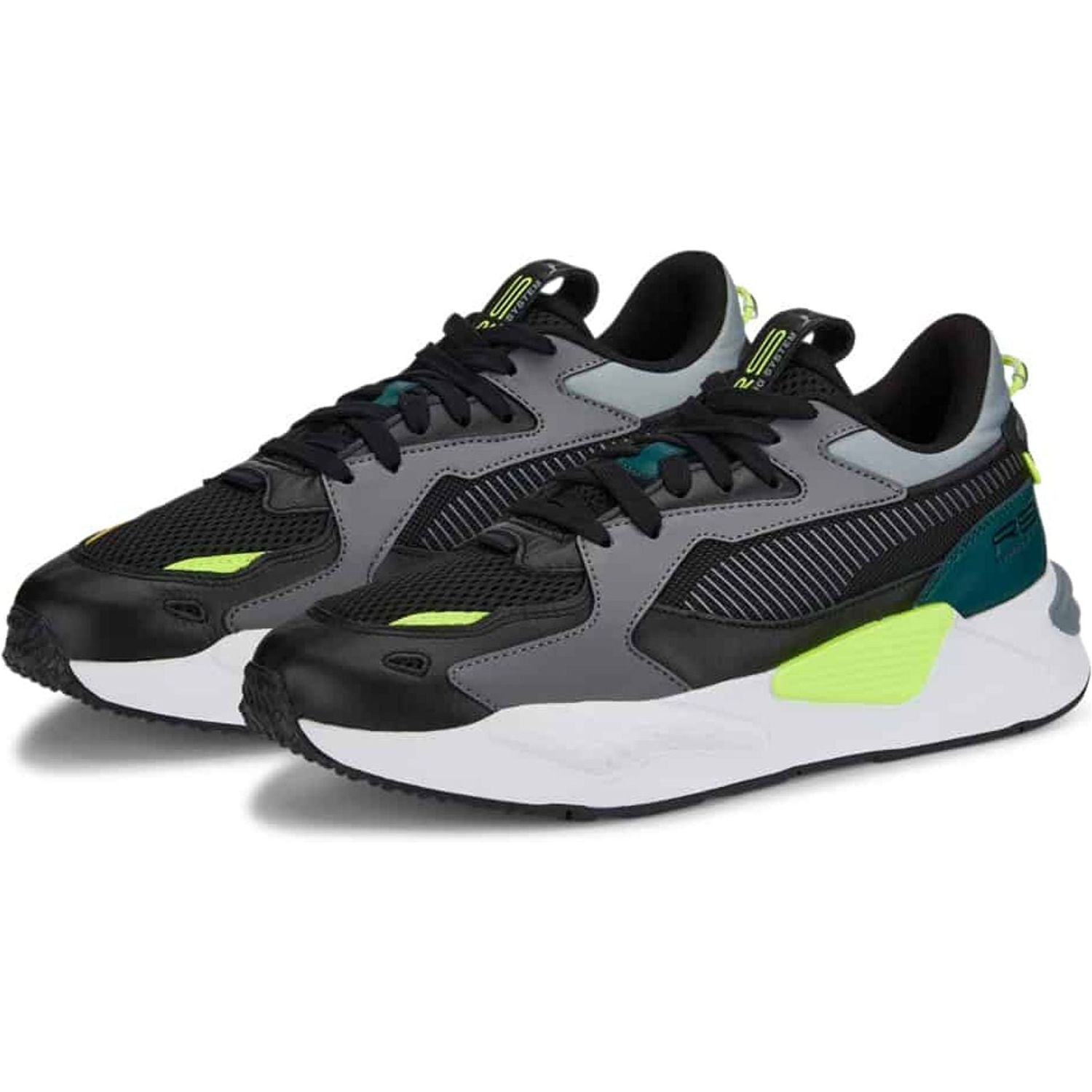 حذاء رياضي من بوما 