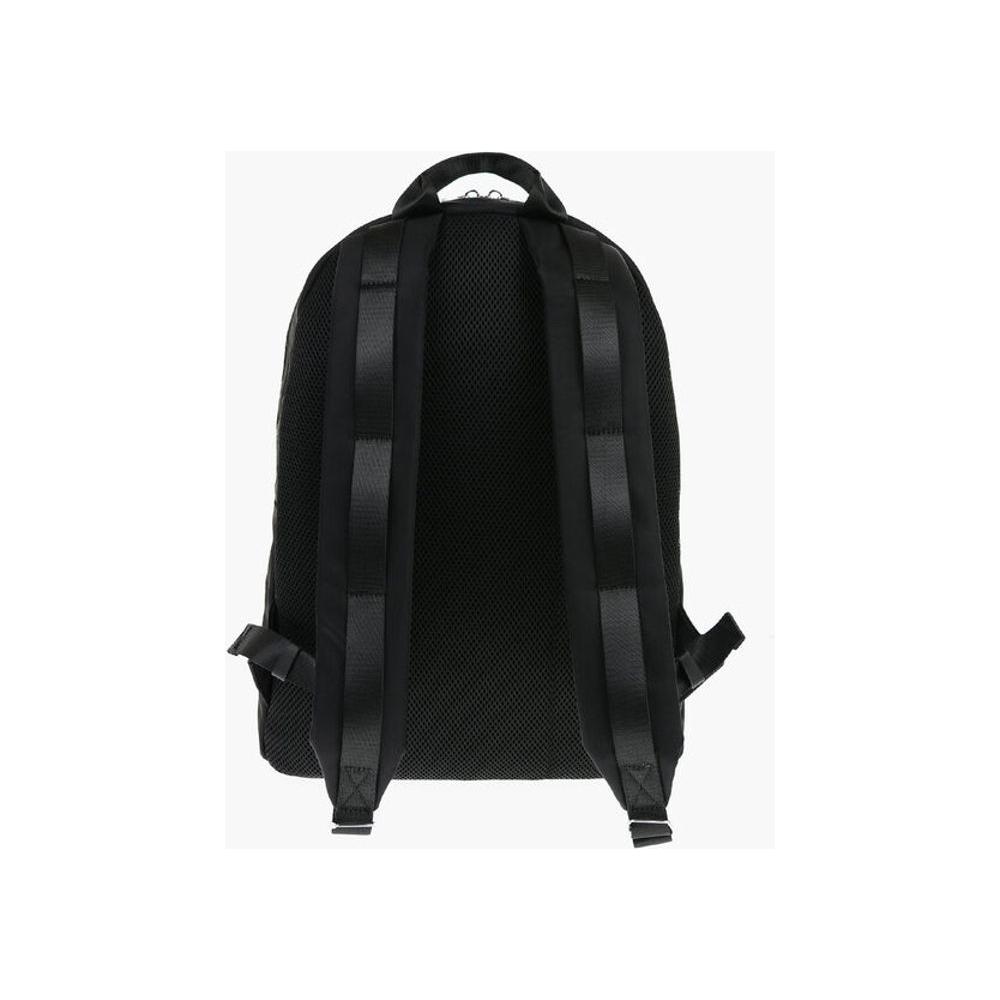 Front view with bag zipped and handles upright.