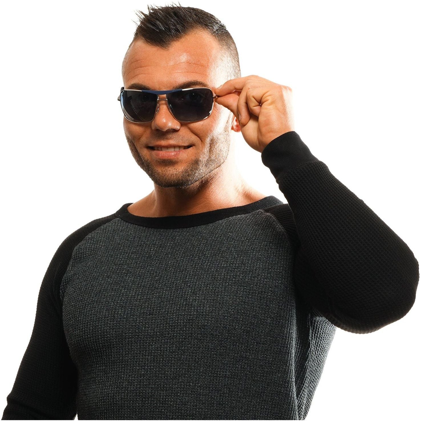 النظارات الشمسية على شبكة الإنترنت